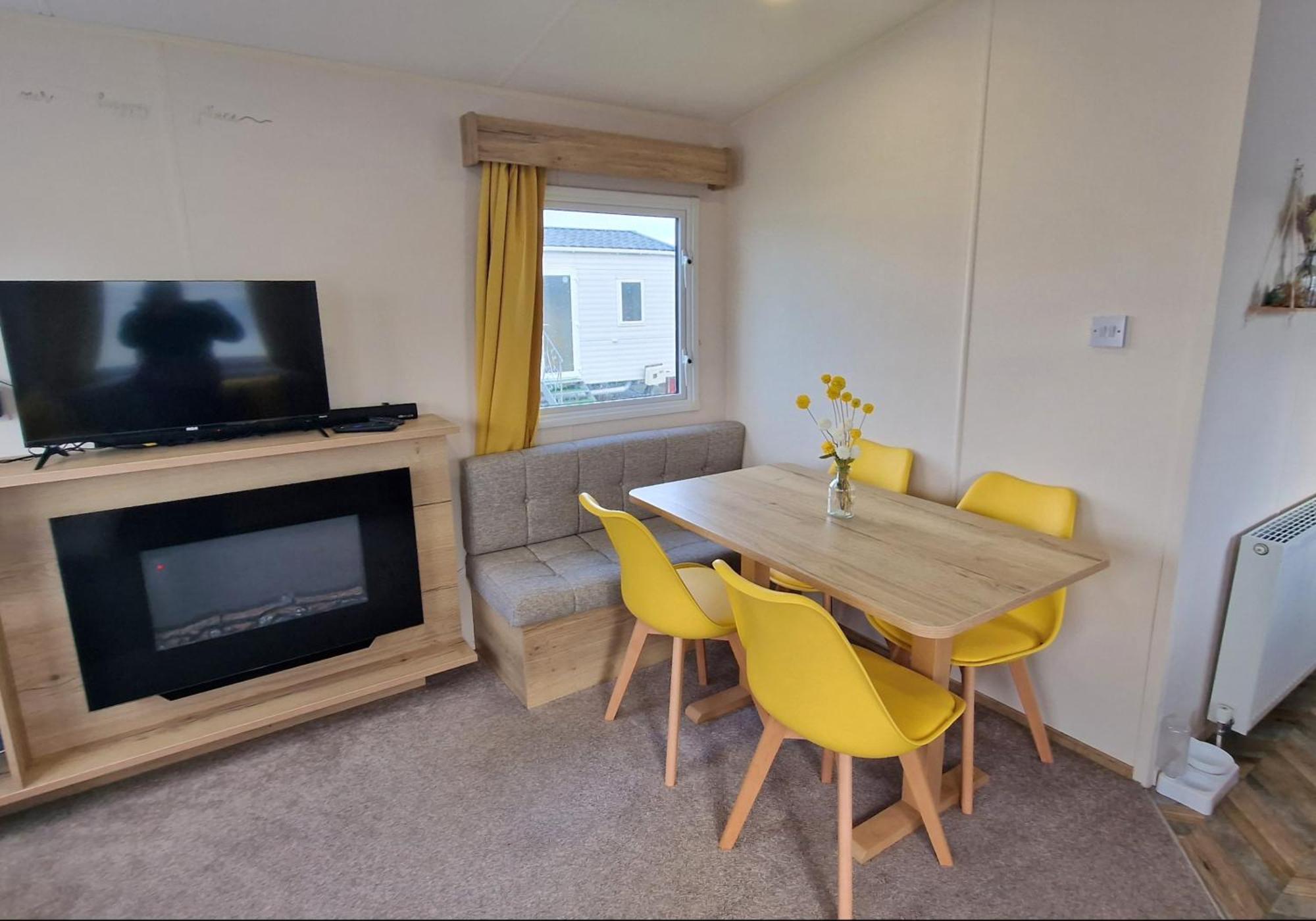 Ana's Coworth, West Sands, Seal Bay Apartment Selsey
